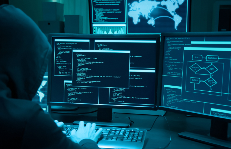 Hacker in corso di penetration testing interno su vari pc